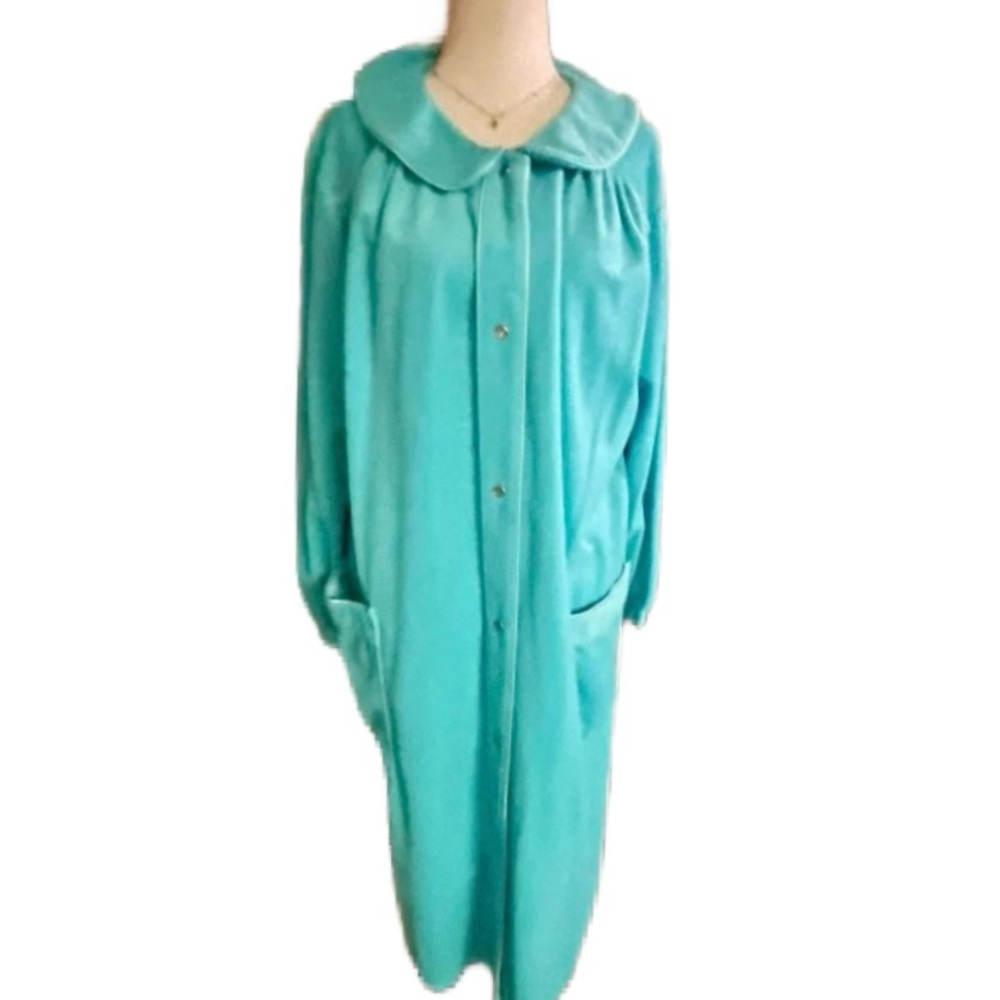 Komar ~ Vintage ~ Women’s X-Large ~ Turquoise W/ Pearl Snap Buttons ~ Robe ~ New